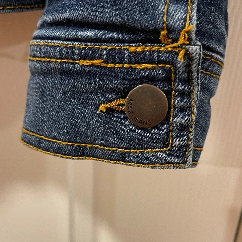 Max Jeans Blue Distressed Stretchy Denim Jacket with Floral Embroidery - Picture 9 of 13